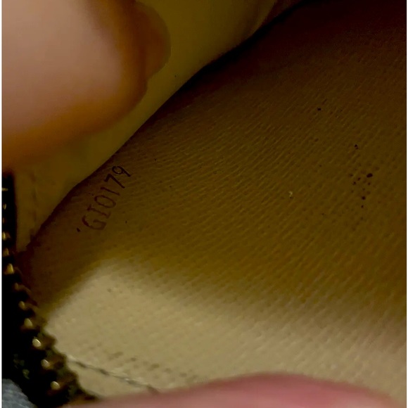 Pre-owned AUTHENTIC LOUIS VUITTON Khaki & Green Monogram Giant Zippy Wallet 😍 - Picture 12 of 14